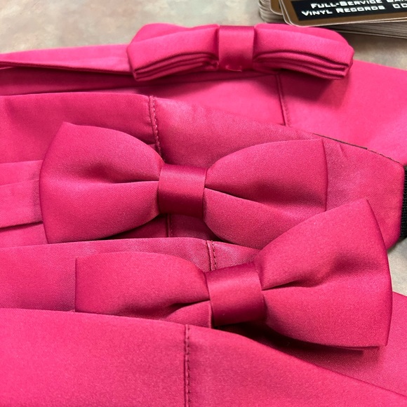 Vintage 80’s Tie and Cummerbund sets - Picture 2 of 4